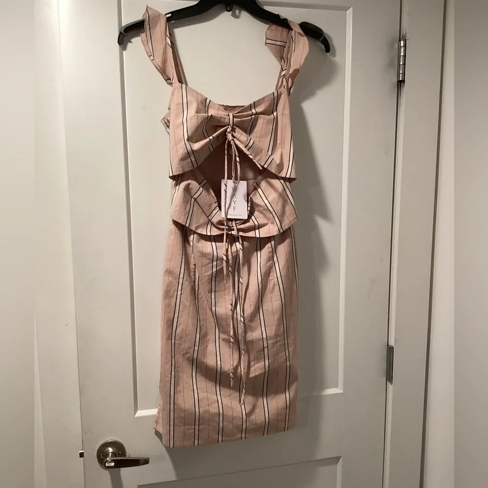 Nwt Wayf Cutout‎ midi dress Size S
